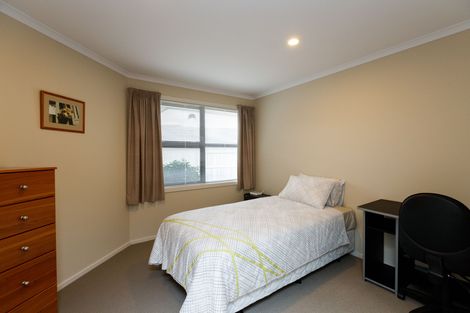 Photo of property in 8 Medallion Court, Kelvin Grove, Palmerston North, 4414