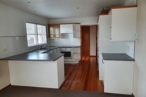 Photo of property in 1 Reid Avenue, Hawera, 4610