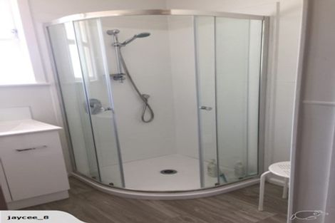 Photo of property in 2a Ruamahanga Crescent, Terrace End, Palmerston North, 4410