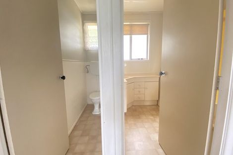 Photo of property in 26 Kirrie Avenue, Te Atatu South, Auckland, 0610