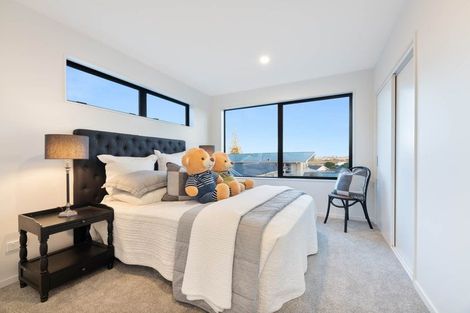 Photo of property in 2/11 Jaemont Avenue, Te Atatu South, Auckland, 0610