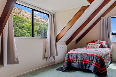 Photo of property in 8 Heathvale Place, Heathcote Valley, Christchurch, 8022