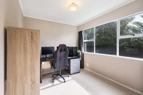 Photo of property in 21 Palliser Place, Milson, Palmerston North, 4414