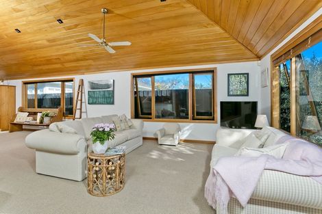 Photo of property in 2/76 Norwood Road, Bayswater, Auckland, 0622