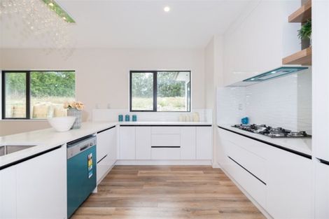 Photo of property in 19 Reserva Crescent, Kumeu, 0810