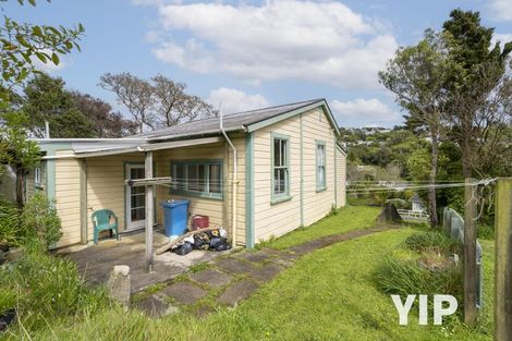 Photo of property in 190 Newlands Road, Newlands, Wellington, 6037