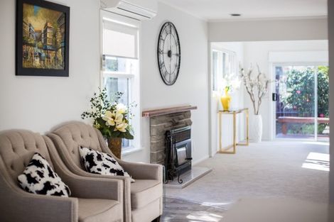 Photo of property in 70 Blakeborough Drive, Forrest Hill, Auckland, 0620