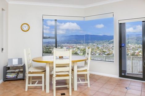Photo of property in 17 Birkinshaw Grove, Riverstone Terraces, Upper Hutt, 5018