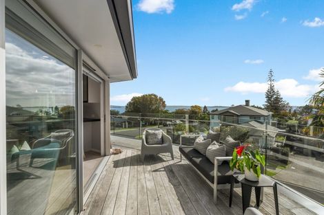 Photo of property in 1/25 Seymour Road, Mellons Bay, Auckland, 2014