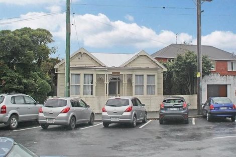 Photo of property in 49 Howe Street, North Dunedin, Dunedin, 9016