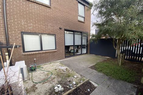 Photo of property in 15 Kotuitui Street, Manukau, Auckland, 2104
