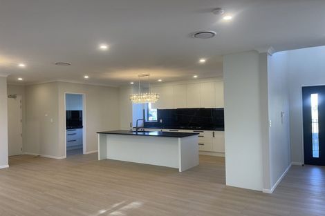 Photo of property in 2 Horsefields Drive, Flat Bush, Auckland, 2019