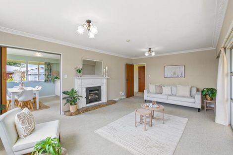 Photo of property in 7 Bushview Place, Upper Vogeltown, New Plymouth, 4310