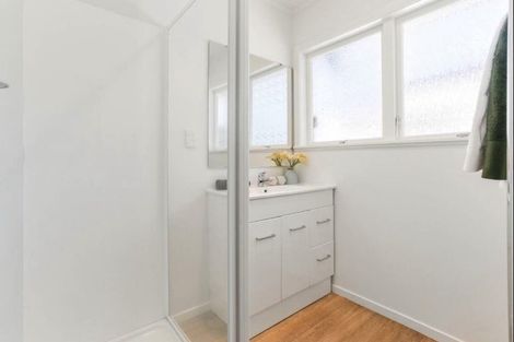 Photo of property in 2/8 Paul Place, Pakuranga, Auckland, 2010