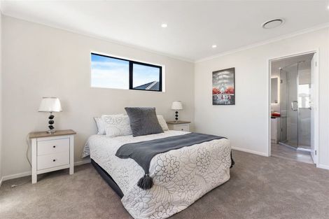 Photo of property in 1 Pae Lane, Flat Bush, Auckland, 2019