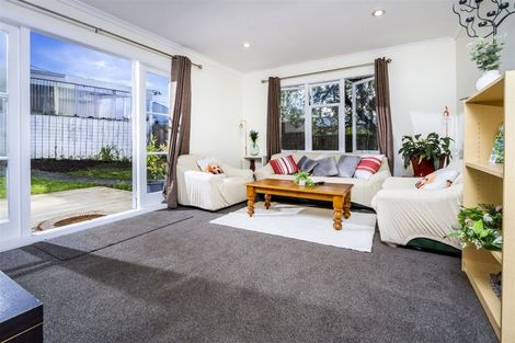 Photo of property in 3/68 Lincoln Park Avenue, Massey, Auckland, 0614
