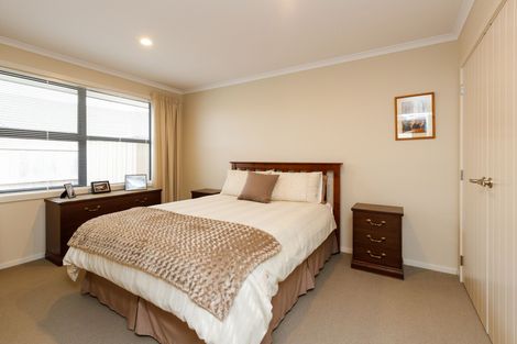 Photo of property in 8 Medallion Court, Kelvin Grove, Palmerston North, 4414