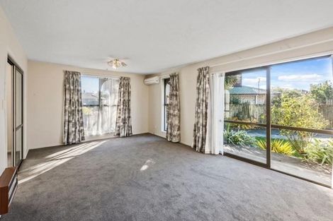 Photo of property in 18 Resolution Place, Bryndwr, Christchurch, 8053