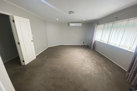 Photo of property in 2/20 Ben Nevis Place, Northpark, Auckland, 2013