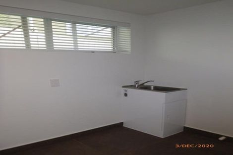 Photo of property in 1/25 Brunton Place, Glenfield, Auckland, 0629