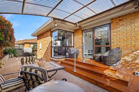 Photo of property in 2/1 Bluefin Way, West Harbour, Auckland, 0618