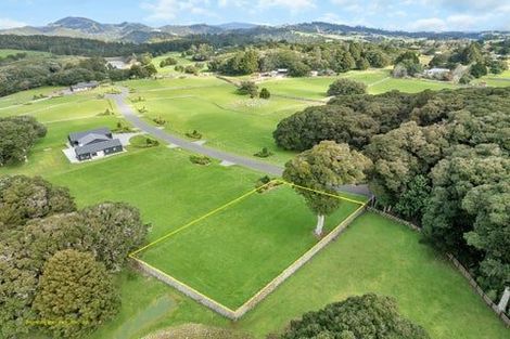 Photo of property in 29 Stoney Hill Road, Te Kamo, 0185