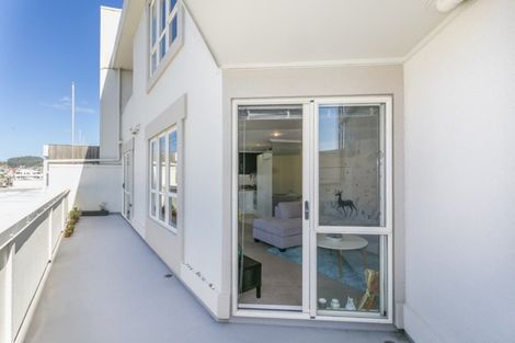 Photo of property in Columbia Apartments, 25/30 Cuba Street, Te Aro, Wellington, 6011