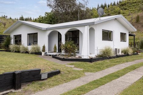 Photo of property in 16 Syme Crescent, Kawerau, 3127