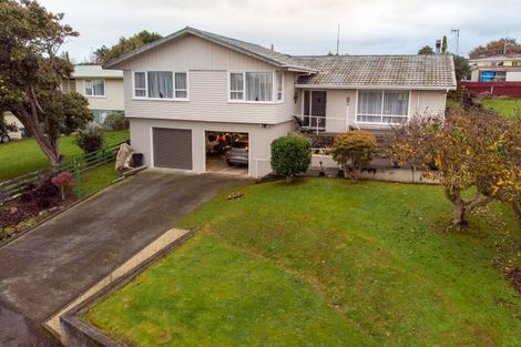 Photo of property in 11 Ries Street, Dannevirke, 4930