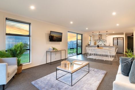 Photo of property in 6 Antrim Glade, Welcome Bay, Tauranga, 3175