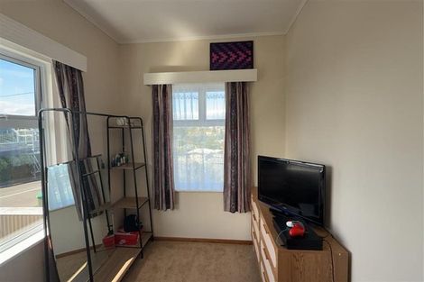Photo of property in 19 Scott Street, Moturoa, New Plymouth, 4310