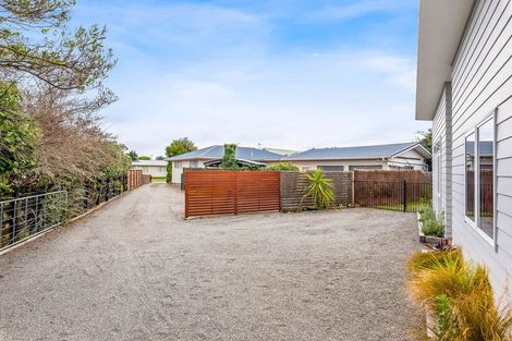 Photo of property in 5a Sharda Grove, Paraparaumu Beach, Paraparaumu, 5032