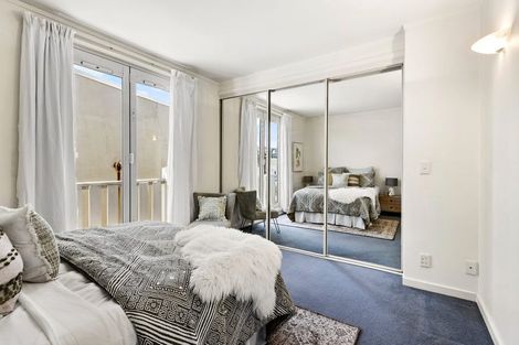 Photo of property in 2/37 Majoribanks Street, Mount Victoria, Wellington, 6011