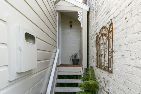 Photo of property in 17 Upper Bourke Street, Kilbirnie, Wellington, 6022