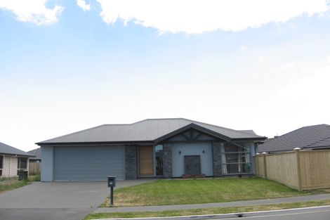 Photo of property in 15 Foresters Crescent, Parklands, Christchurch, 8083