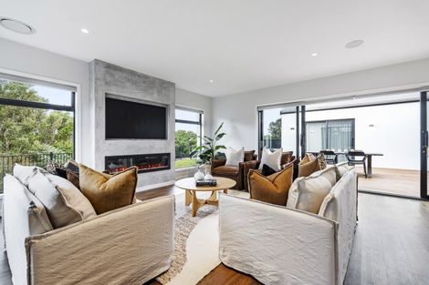 Photo of property in 28 Honeyfield Drive, Whalers Gate, New Plymouth, 4310