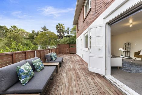 Photo of property in 42 West Lynn Road, Titirangi, Auckland, 0604