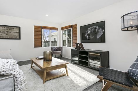 Photo of property in 29a Clare Street, Cambridge, 3434