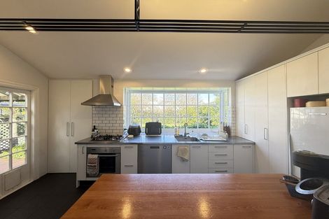 Photo of property in 14 Weston Road, St Albans, Christchurch, 8052