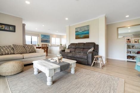 Photo of property in 6 Karia Grove, Papamoa Beach, Papamoa, 3118