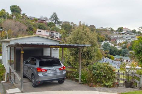 Photo of property in 13 Denholm Road, Hospital Hill, Napier, 4110