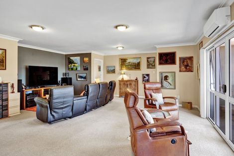 Photo of property in 50 Leslie Street, Waitara, 4320