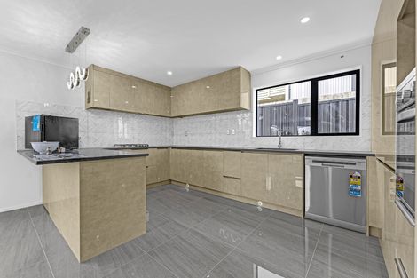 Photo of property in 26a Russell Road, Manurewa, Auckland, 2102