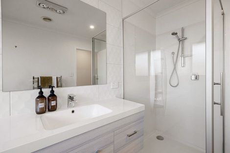 Photo of property in 12 Lewis Way, Cambridge, 3434