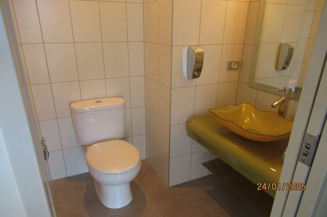 Photo of property in 4313a Great North Road, Glendene, Auckland, 0602