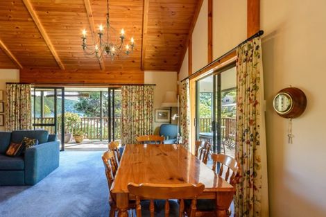 Photo of property in 11 Amelia Crescent, Waikawa, Picton, 7220