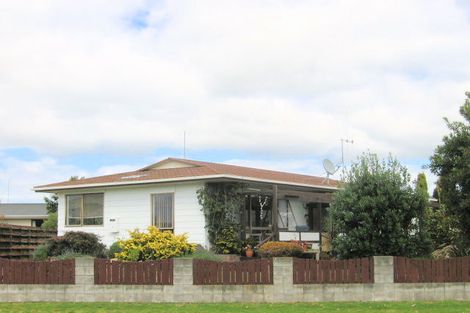 Photo of property in 192 Dickson Road, Papamoa Beach, Papamoa, 3118