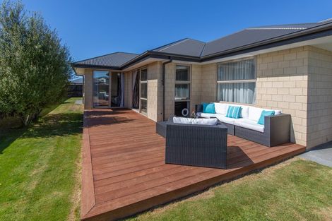 Photo of property in 13 Brockelbank Drive, Kaiapoi, 7630