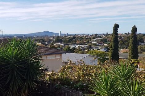 Photo of property in 2/9 Cashmere Place, Glenfield, Auckland, 0629