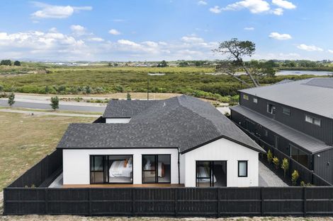 Photo of property in 51 Emerald Avenue, Rosehill, Papakura, 2113